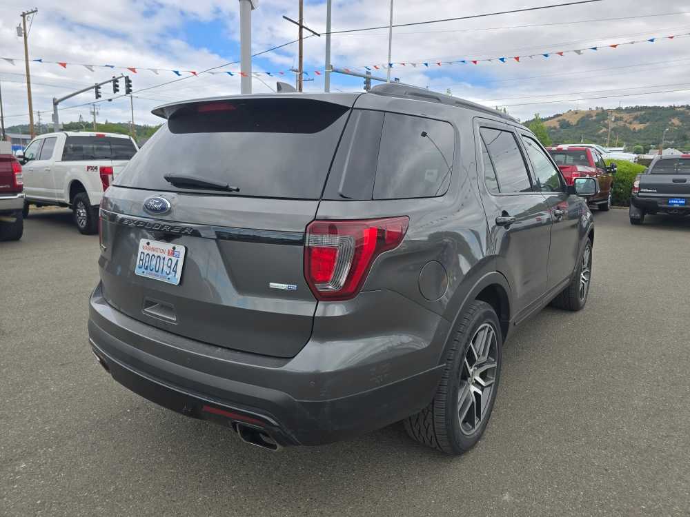 Thumbnail: 2017 Ford Explorer - 16