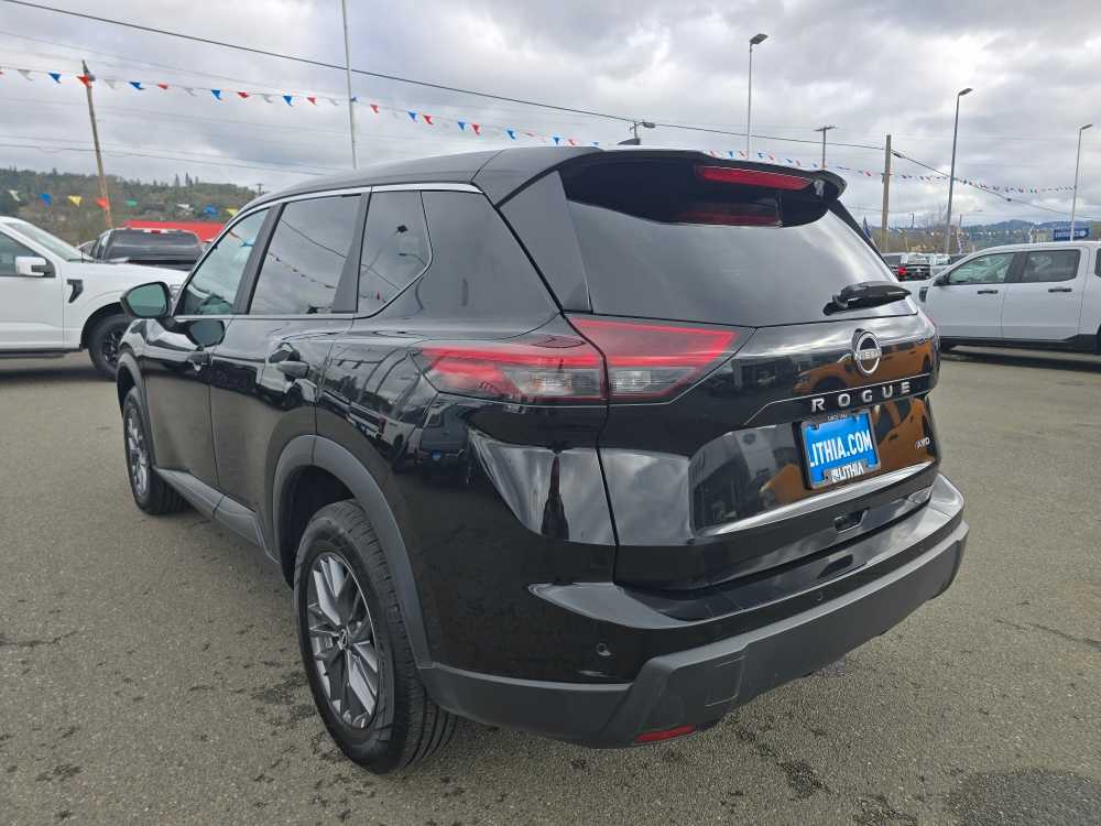 Thumbnail: 2024 Nissan Rogue - 3