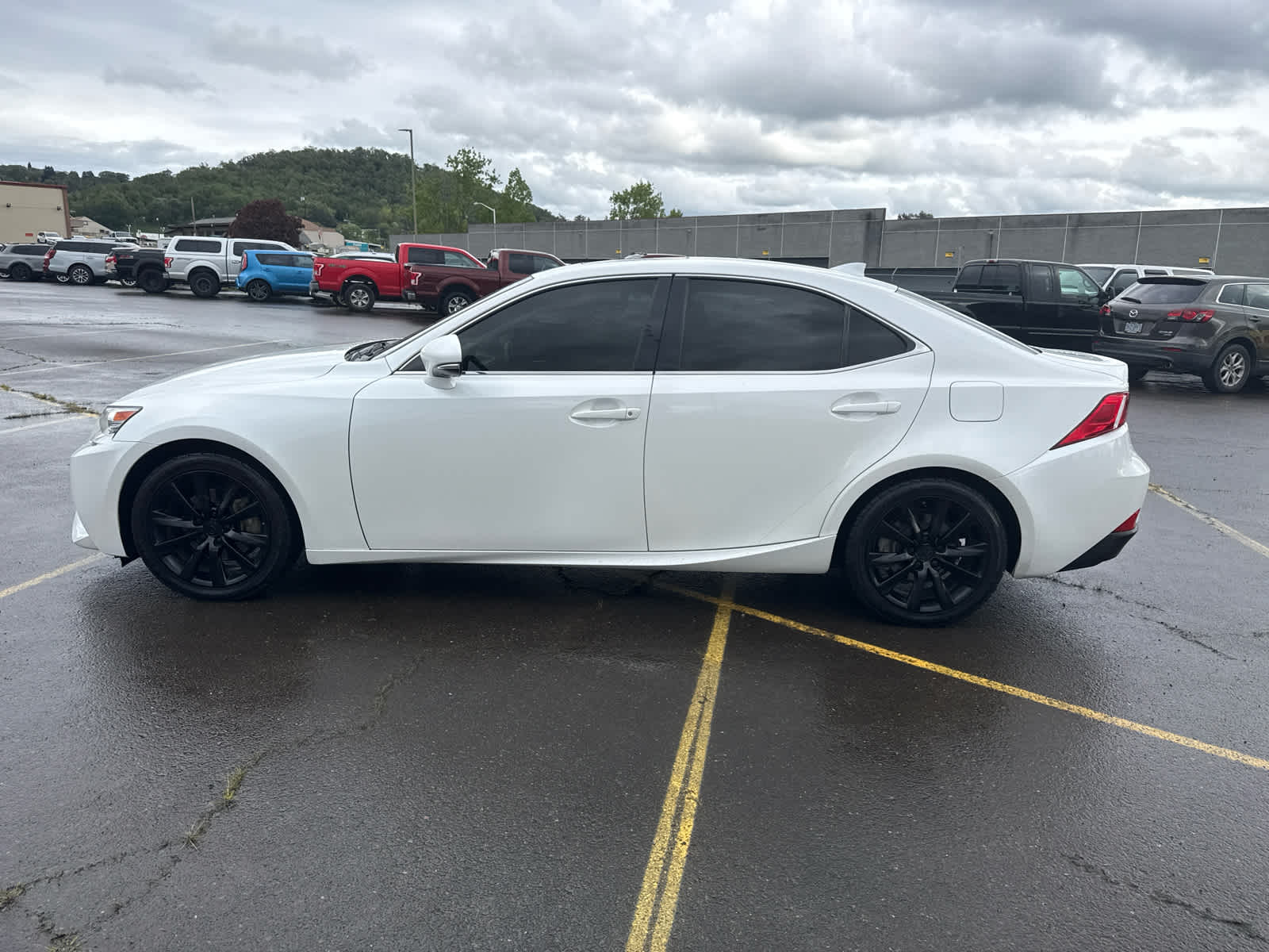 Thumbnail: 2015 Lexus IS - 2