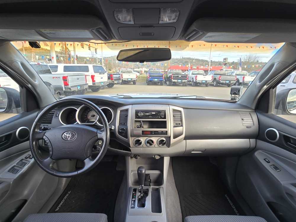 Thumbnail: 2005 Toyota Tacoma - 15