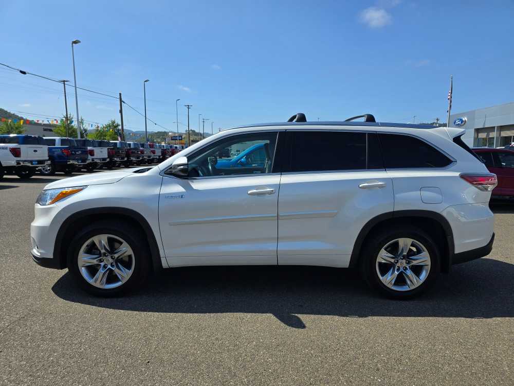 Thumbnail: 2015 Toyota Highlander - 2