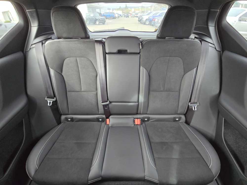 Thumbnail: 2019 Volvo XC40 - 17