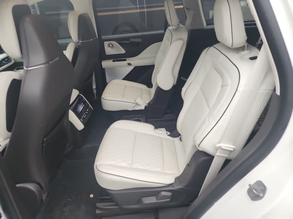 Thumbnail: 2024 Lincoln Aviator - 8