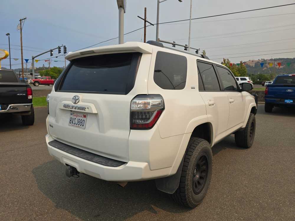 Thumbnail: 2019 Toyota 4Runner - 3