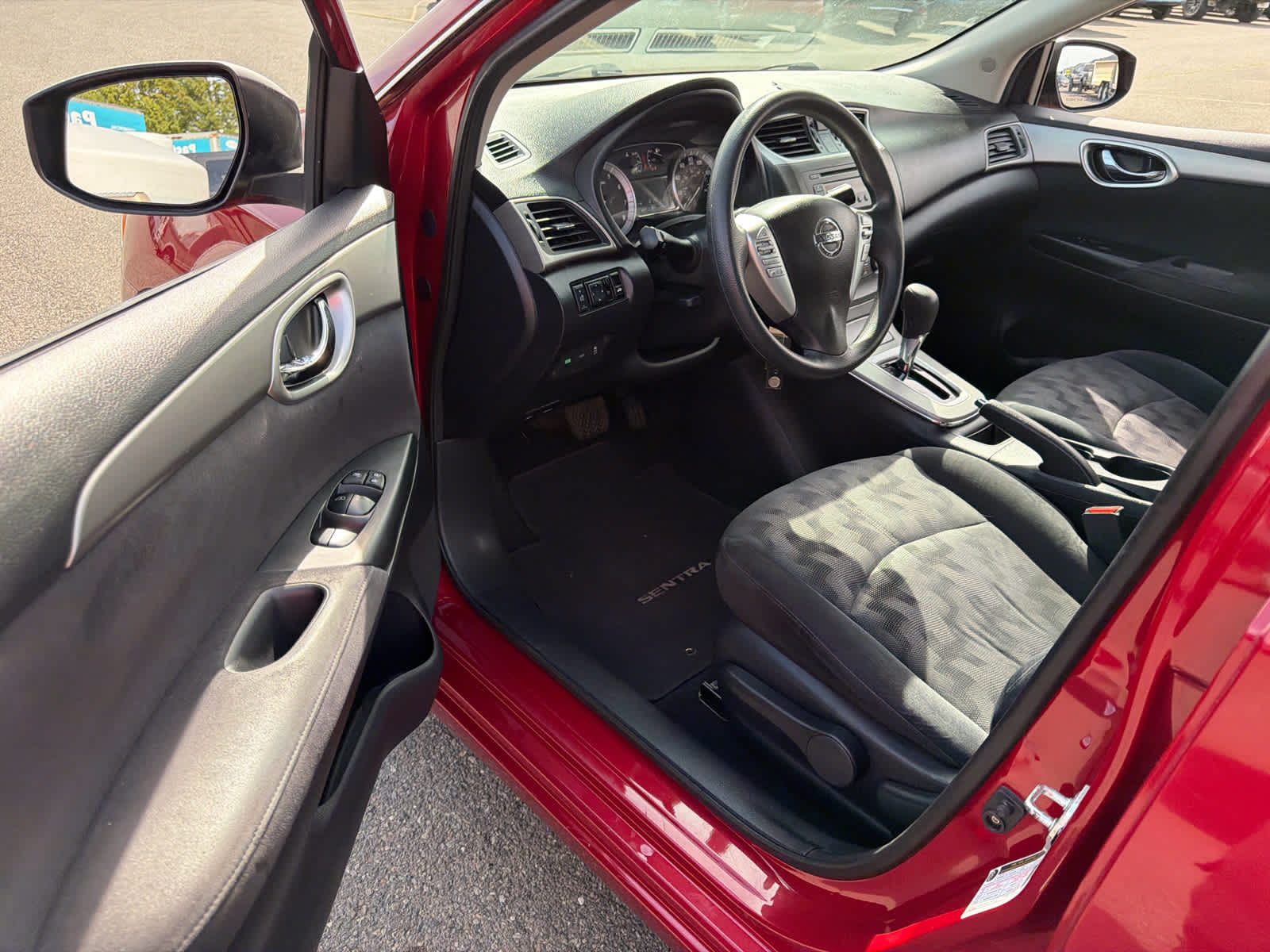 Thumbnail: 2013 Nissan Sentra - 8