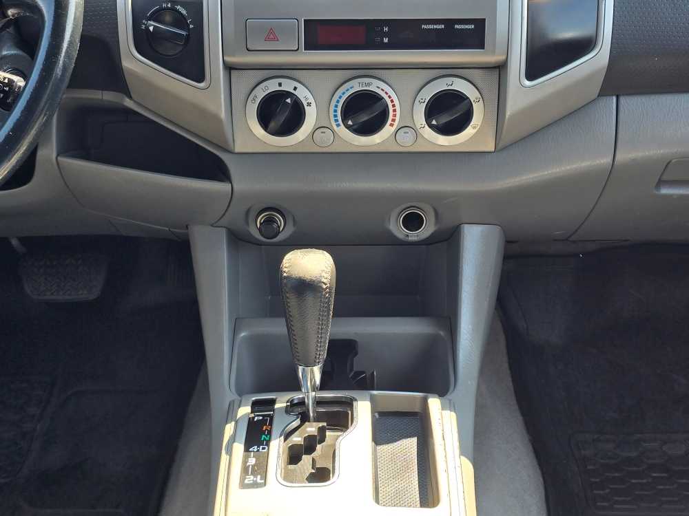 Thumbnail: 2005 Toyota Tacoma - 13
