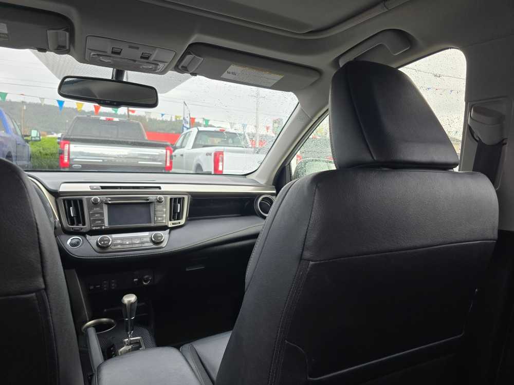 Thumbnail: 2015 Toyota RAV4 - 14