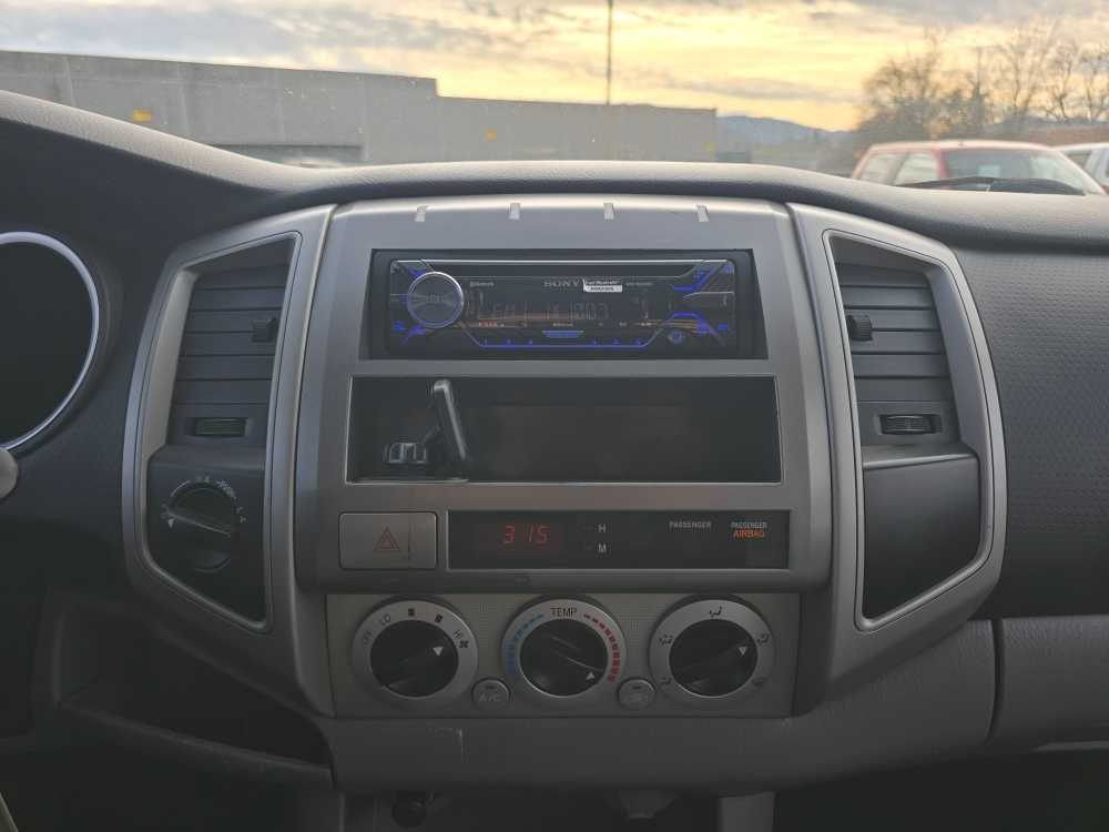 Thumbnail: 2005 Toyota Tacoma - 12