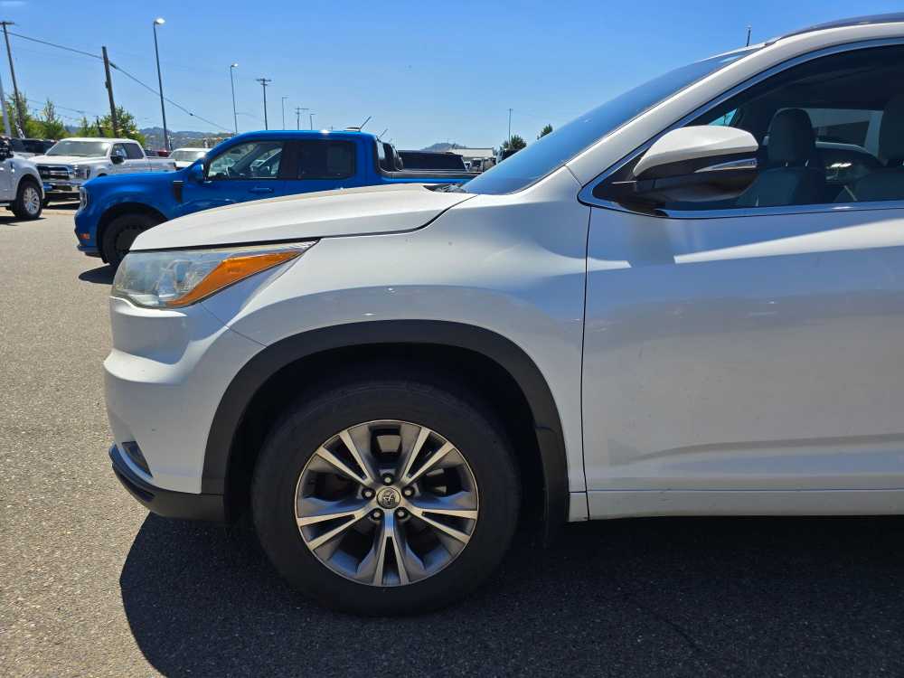 Thumbnail: 2015 Toyota Highlander - 6