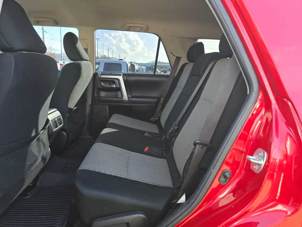 Thumbnail: 2018 Toyota 4Runner - 16