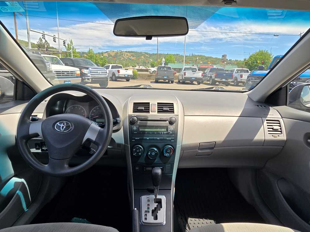 Thumbnail: 2010 Toyota Corolla - 15
