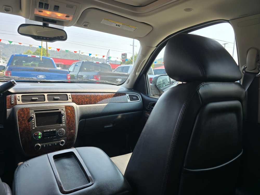 Thumbnail: 2011 GMC Yukon - 14