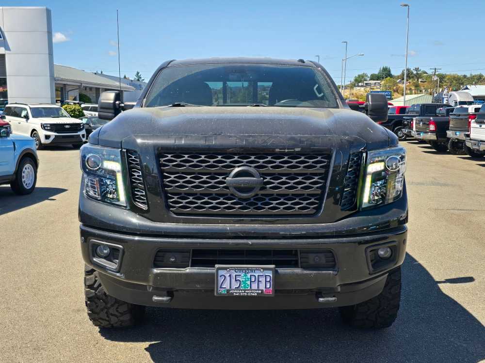 Thumbnail: 2019 Nissan Titan - 5
