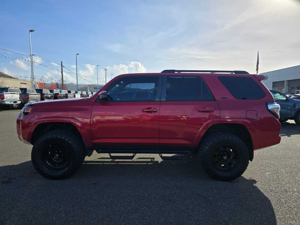 Thumbnail: 2018 Toyota 4Runner - 2