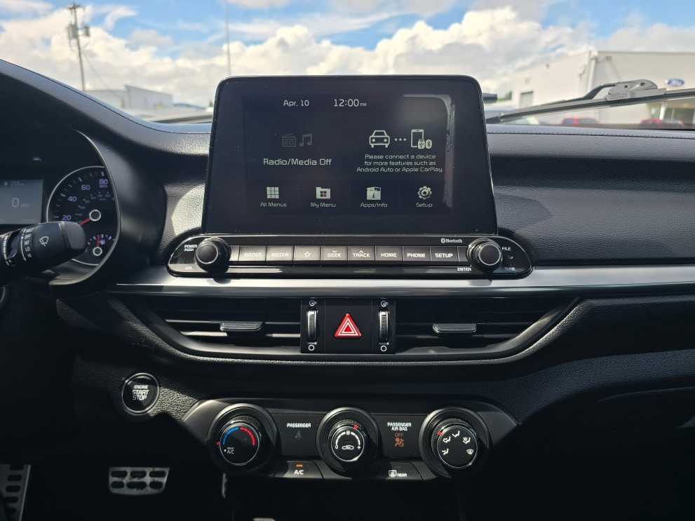 Thumbnail: 2021 Kia Forte - 11
