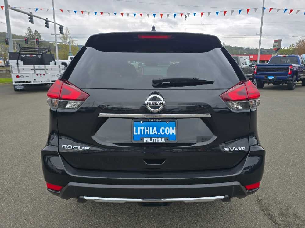 Thumbnail: 2017 Nissan Rogue - 4