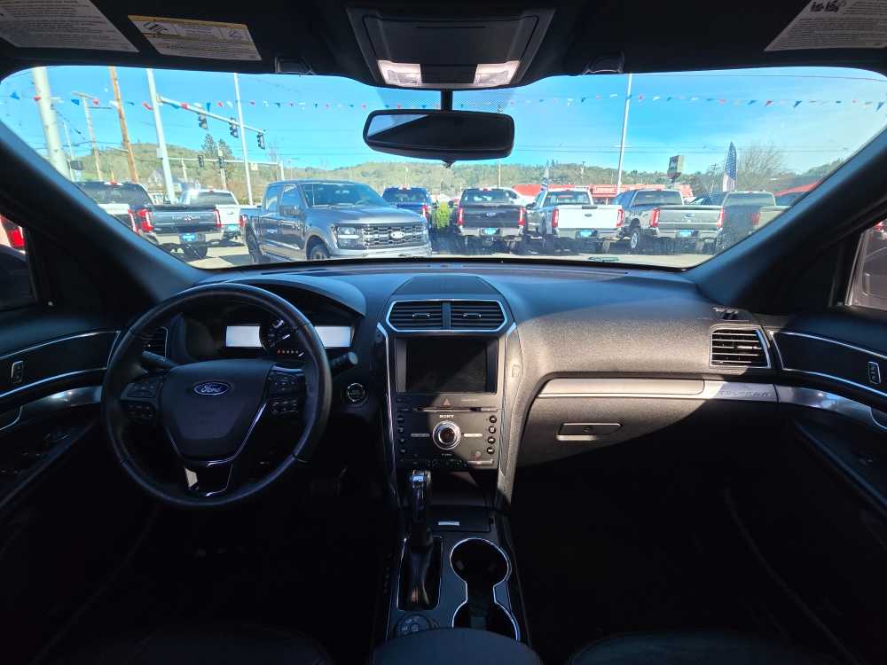 Thumbnail: 2018 Ford Explorer - 15