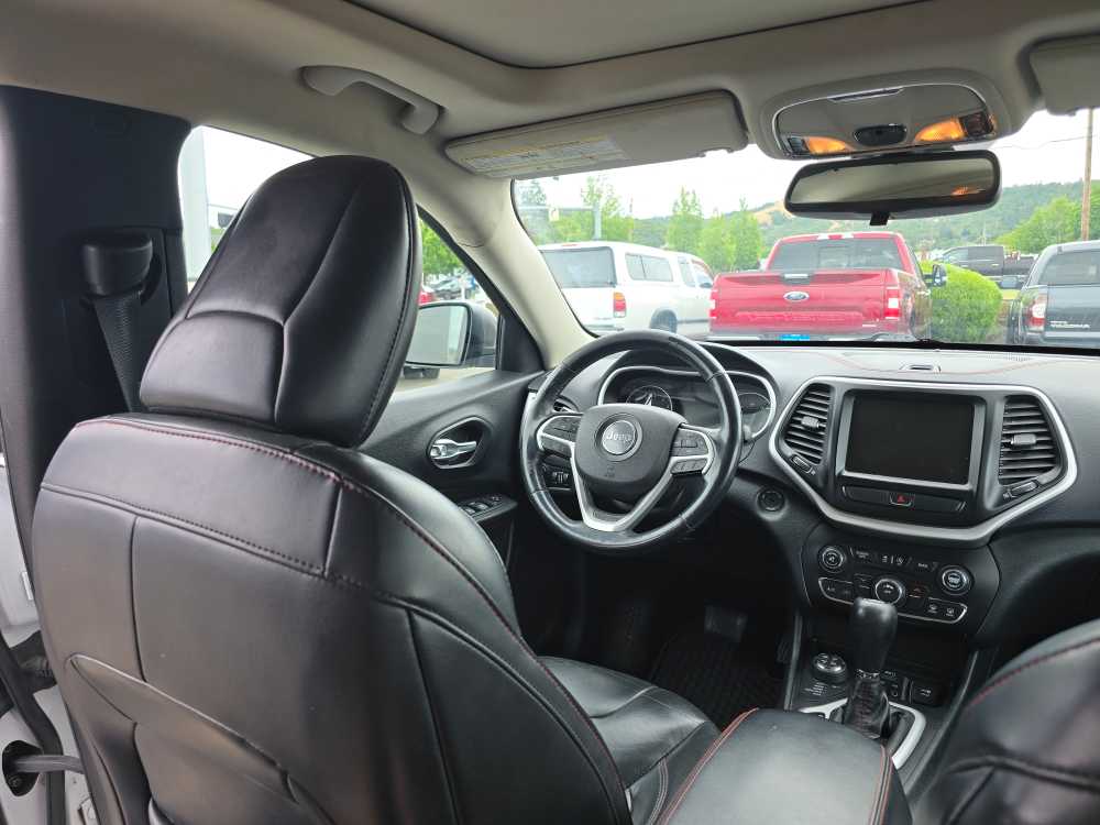 Thumbnail: 2015 Jeep Cherokee - 10