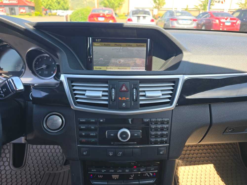 Thumbnail: 2010 Mercedes-Benz E-Class - 11