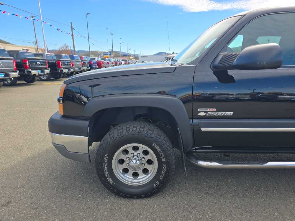 Thumbnail: 2003 Chevrolet Silverado 2500 - 19