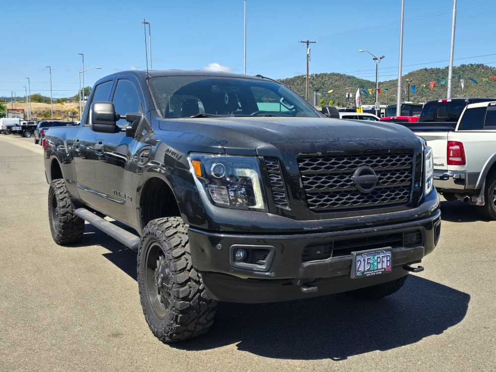 Thumbnail: 2019 Nissan Titan - 4
