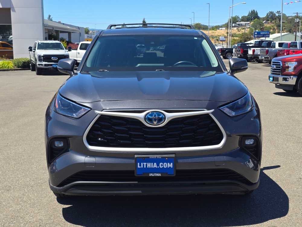 Thumbnail: 2022 Toyota Highlander - 8