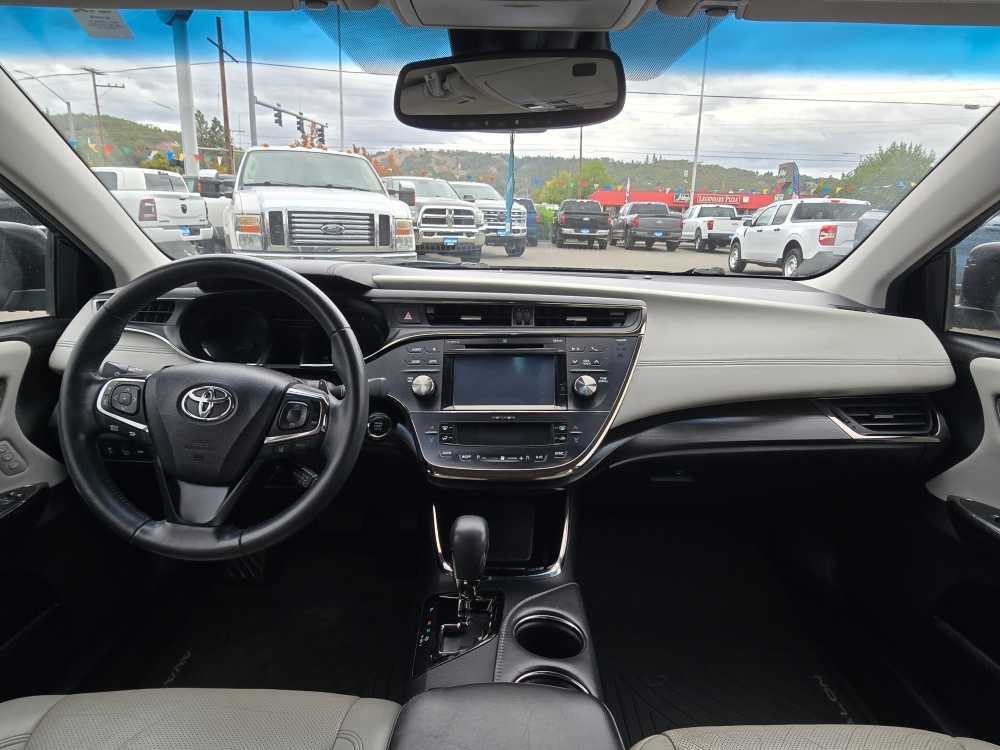 Thumbnail: 2016 Toyota Avalon - 15
