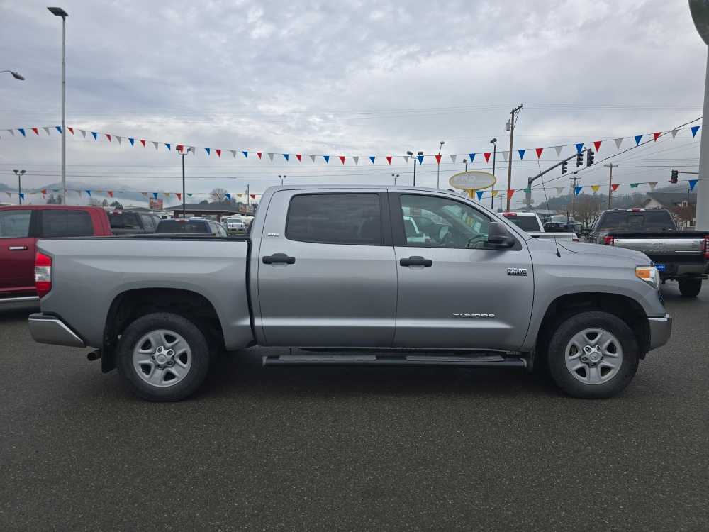 Thumbnail: 2017 Toyota Tundra - 6