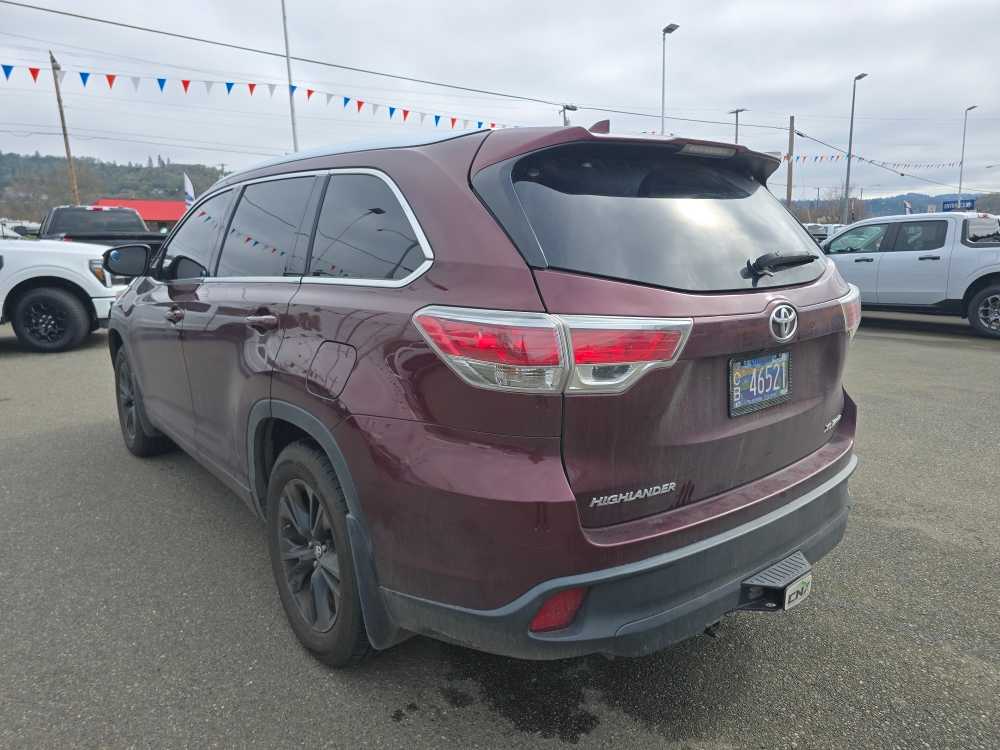 Thumbnail: 2016 Toyota Highlander - 3