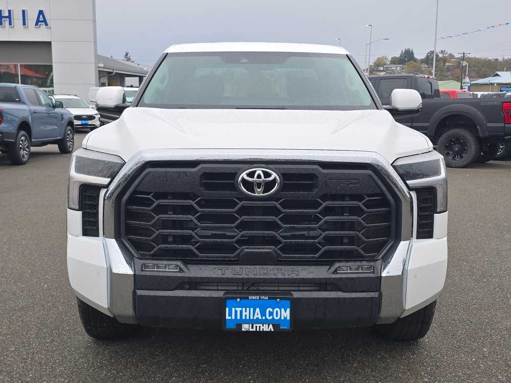 Thumbnail: 2022 Toyota Tundra - 8