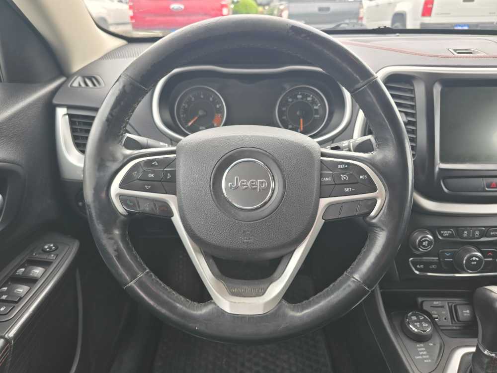 Thumbnail: 2015 Jeep Cherokee - 11