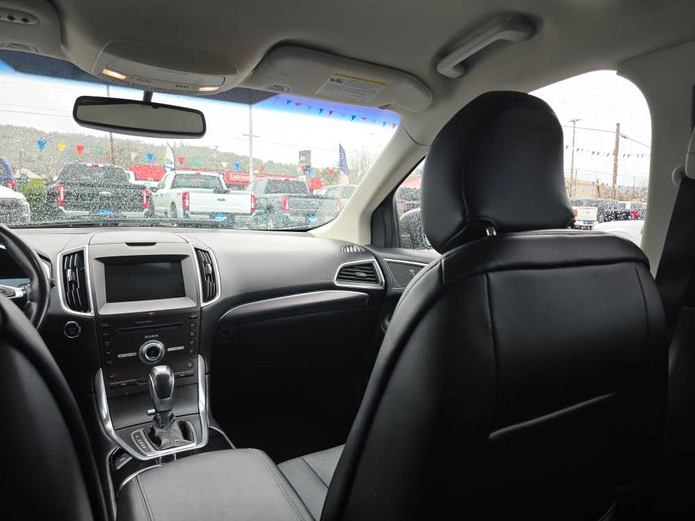 Thumbnail: 2017 Ford Edge - 14