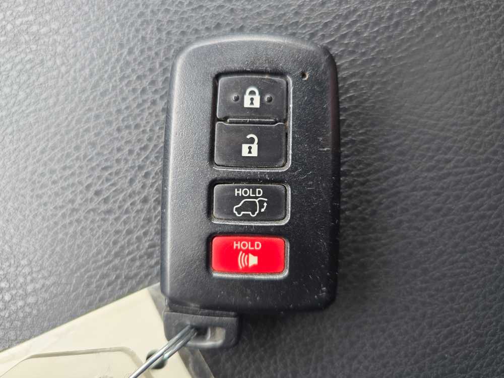 Thumbnail: 2018 Toyota Highlander - 22