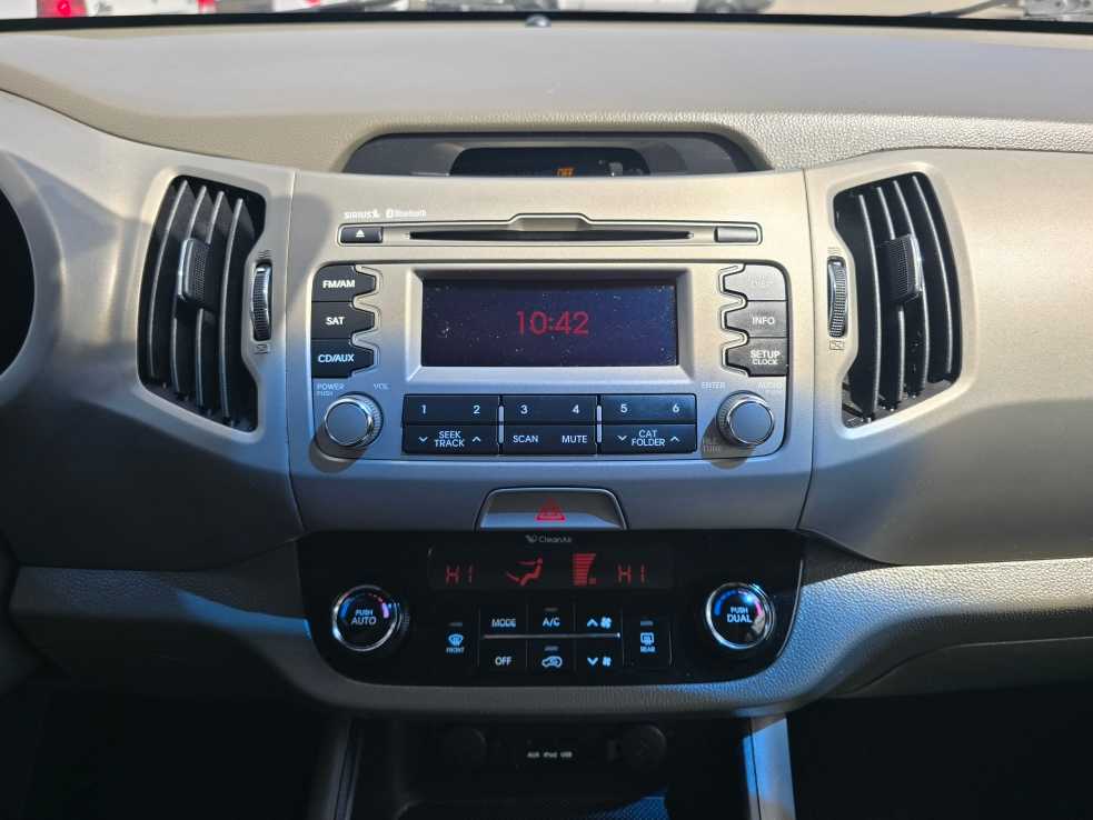 Thumbnail: 2011 Kia Sportage - 13