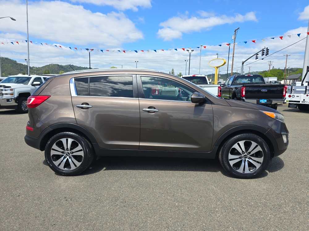 Thumbnail: 2011 Kia Sportage - 6