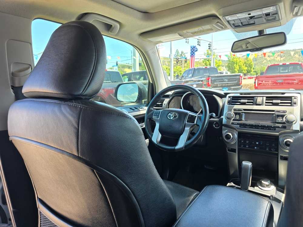 Thumbnail: 2010 Toyota 4Runner - 10