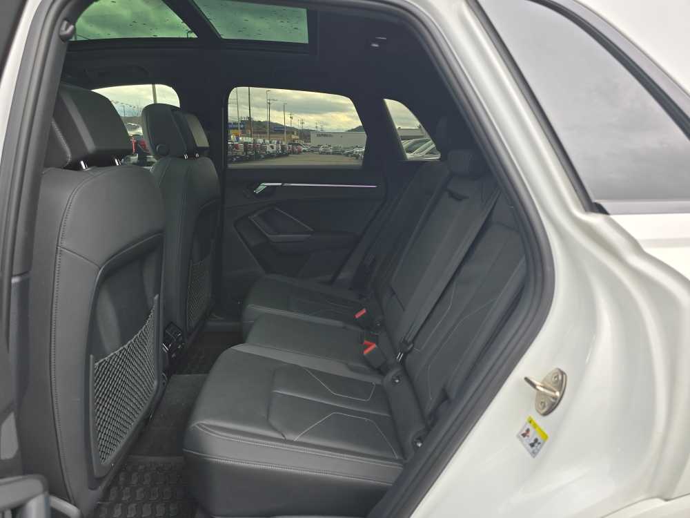 Thumbnail: 2022 Audi Q3 - 16