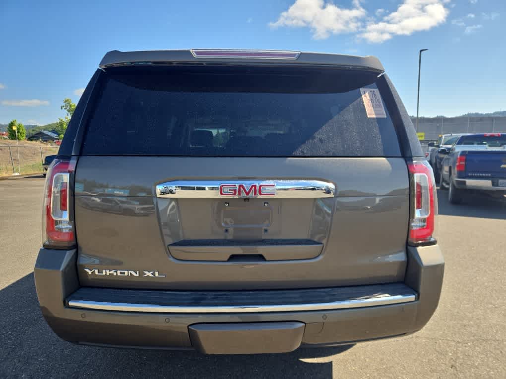Thumbnail: 2016 GMC Yukon XL - 4