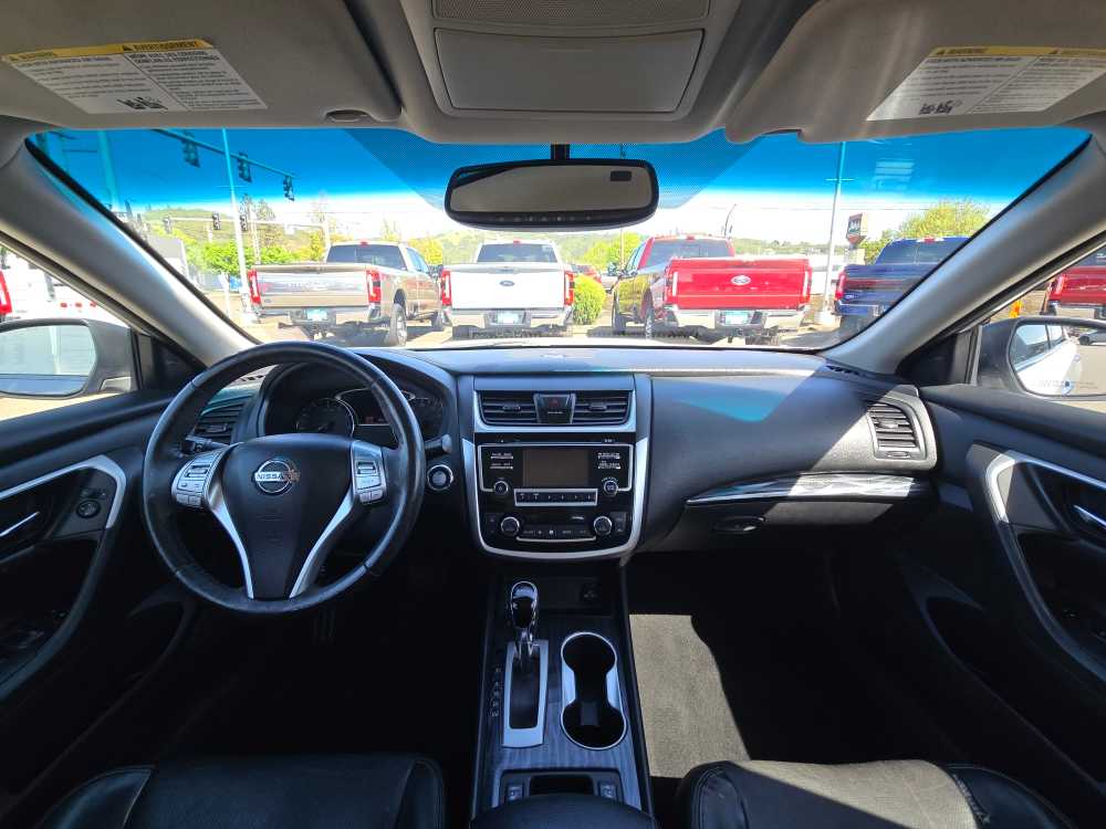 Thumbnail: 2018 Nissan Altima - 15