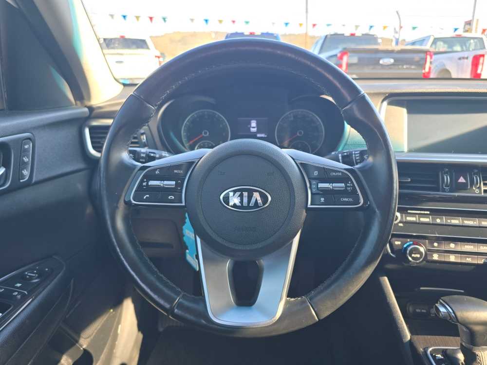 Thumbnail: 2020 Kia Optima - 11