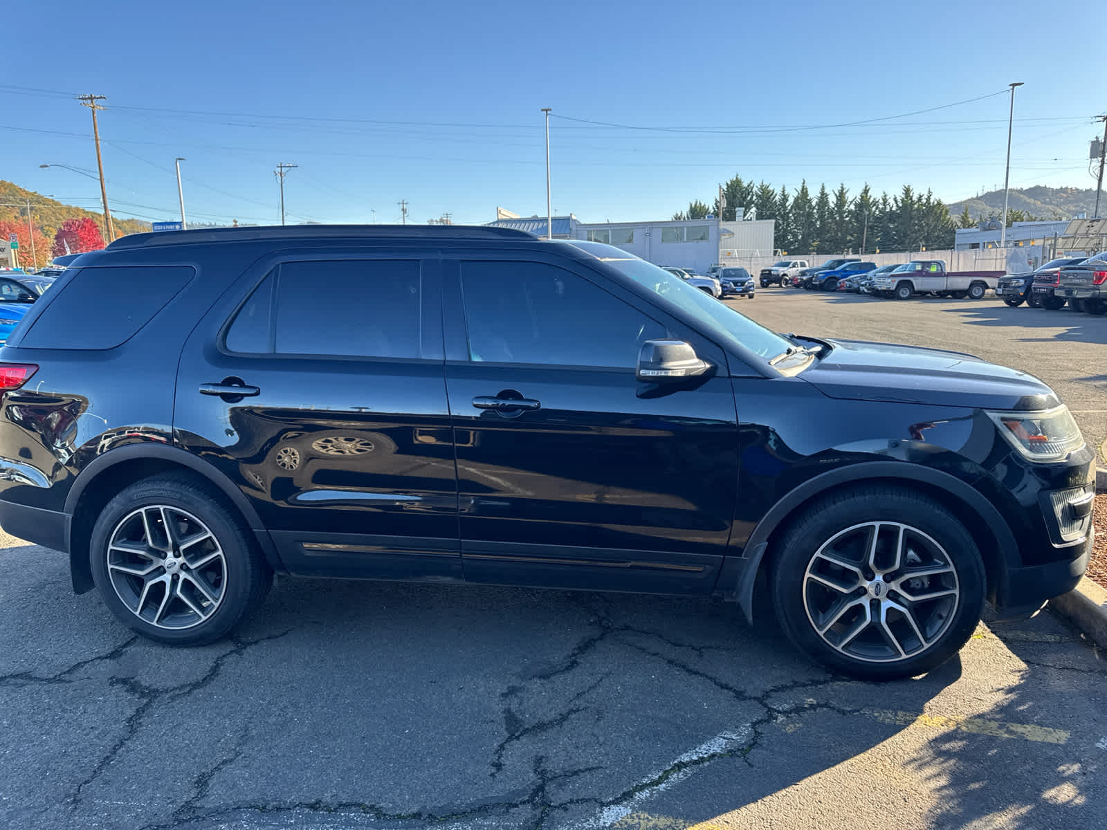 Thumbnail: 2016 Ford Explorer - 4