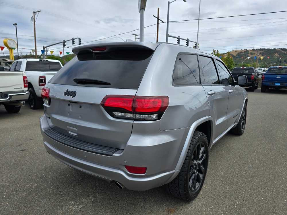 Thumbnail: 2019 Jeep Grand Cherokee - 3