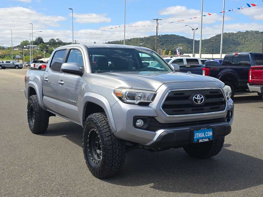 Thumbnail: 2017 Toyota Tacoma - 7