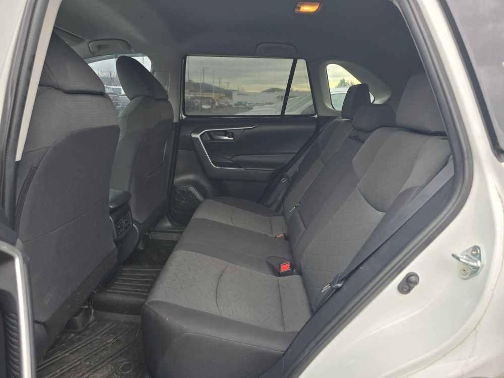 Thumbnail: 2021 Toyota RAV4 - 16
