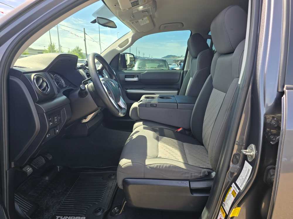 Thumbnail: 2017 Toyota Tundra - 9