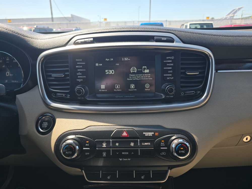 Thumbnail: 2017 Kia Sorento - 12