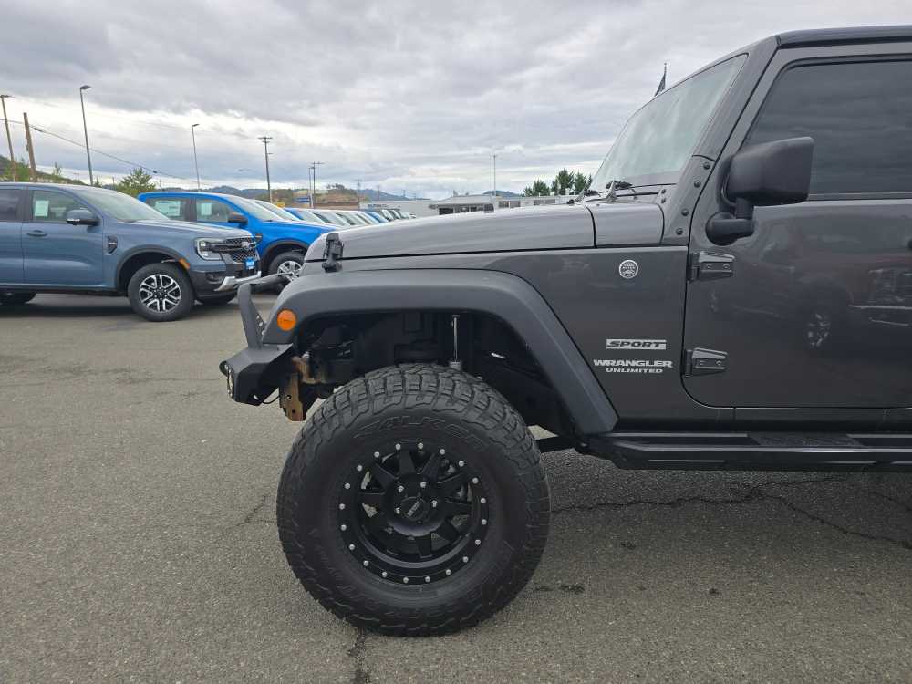 Thumbnail: 2017 Jeep Wrangler - 6