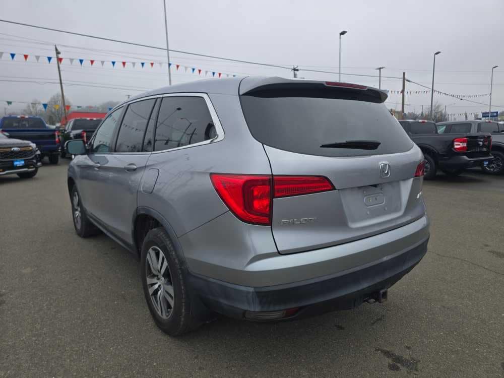 Thumbnail: 2016 Honda Pilot - 3