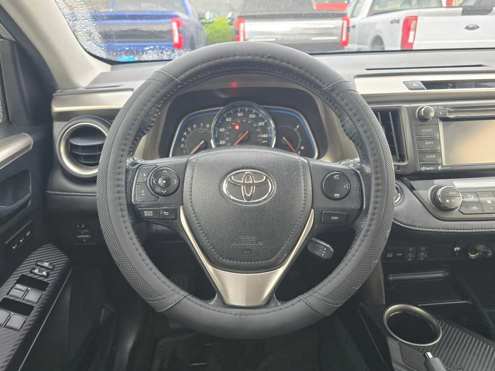 Thumbnail: 2015 Toyota RAV4 - 11