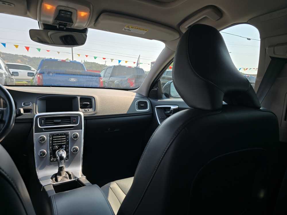 Thumbnail: 2018 Volvo S60 - 14